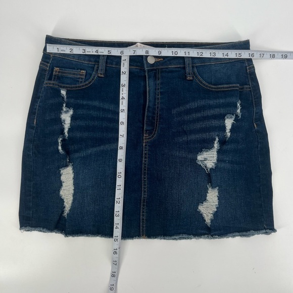 Tinseltown Distressed Rough Hem Jean Mini Skirt Size 11 Women’s - Picture 4 of 5